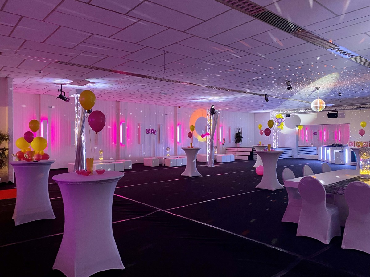 The Lounge — photo 4