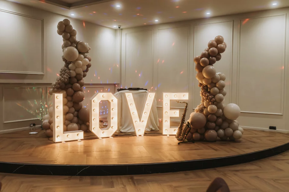 BLOND Balloon design — photo 2