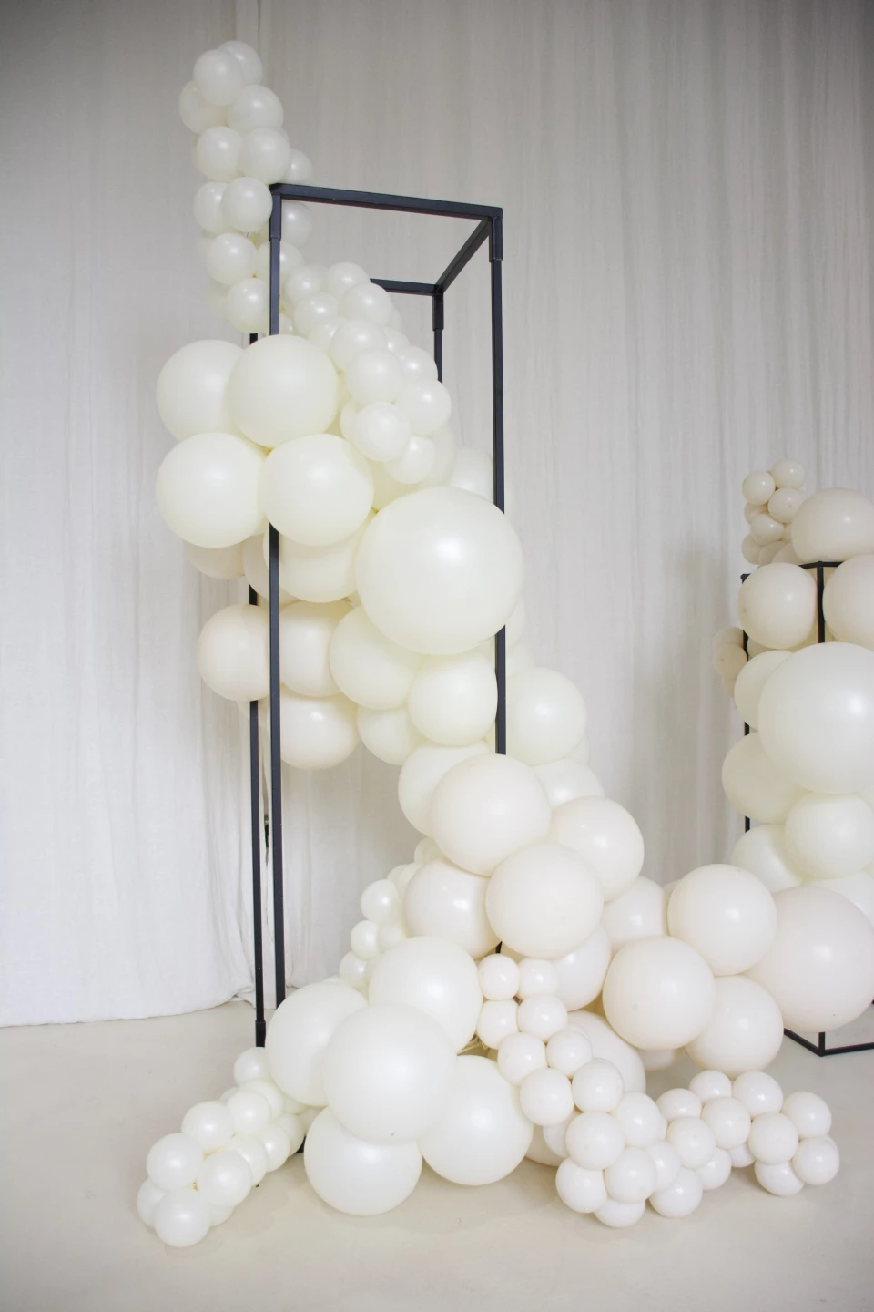 BLOND Balloon design — photo 4