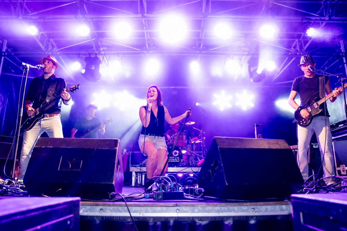 Mary & the Maniacs — photo 2