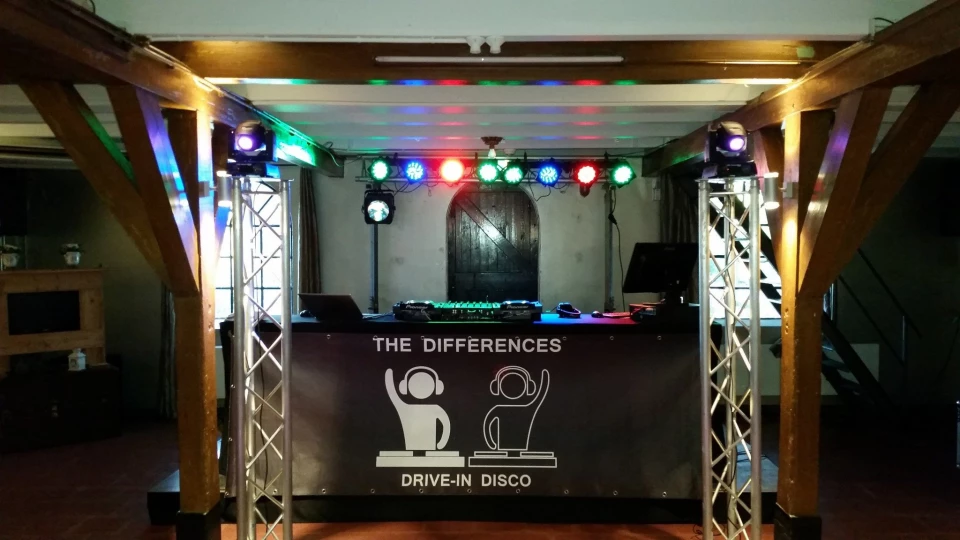 The Differences drive-in disco — photo 5
