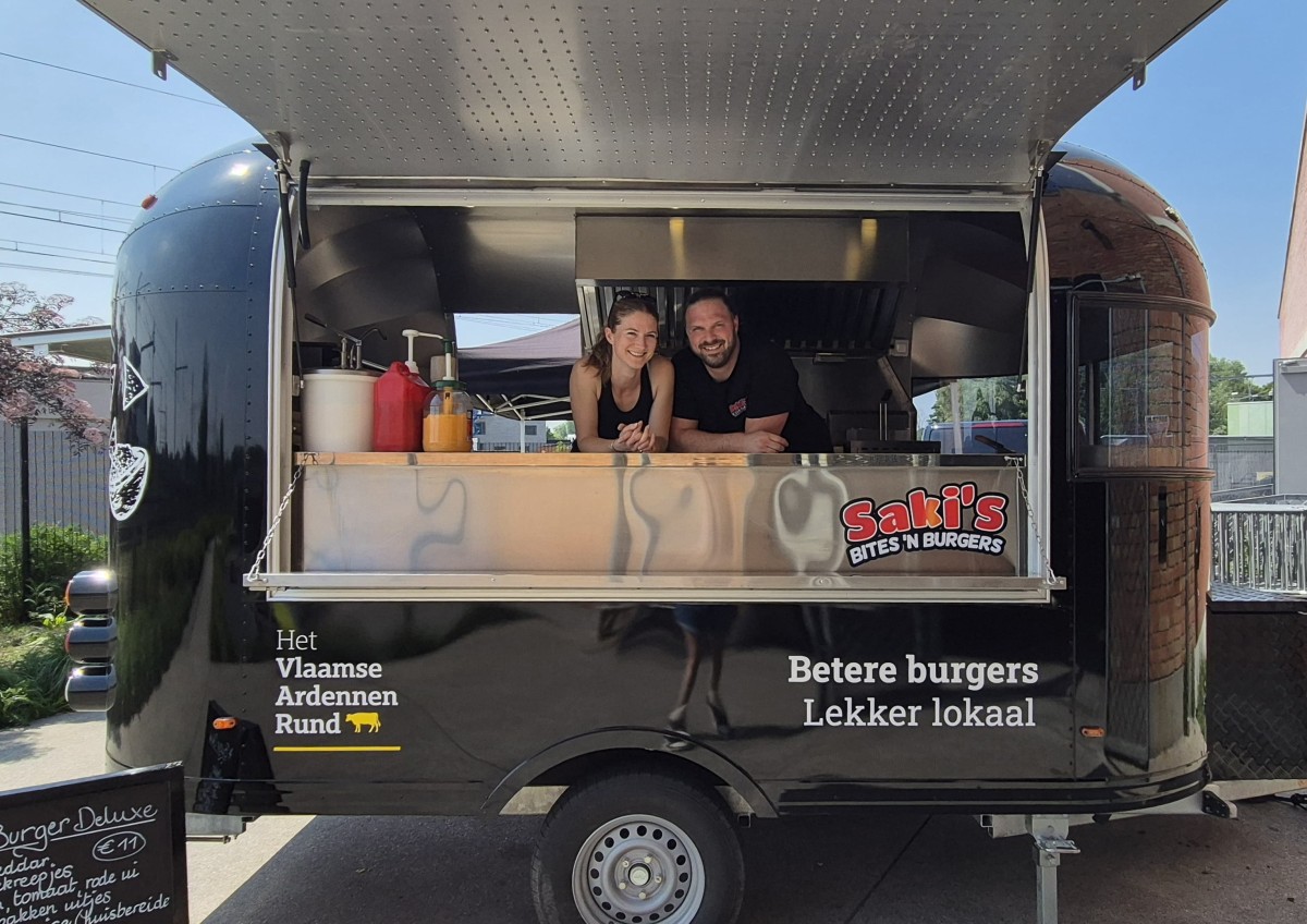 Saki's Bites 'n Burgers — photo 2
