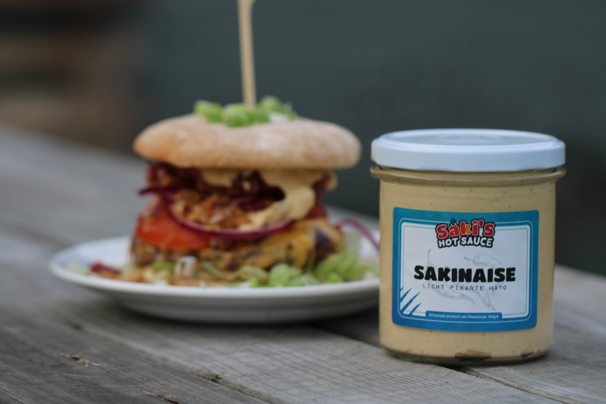 Saki's Bites 'n Burgers — photo 4