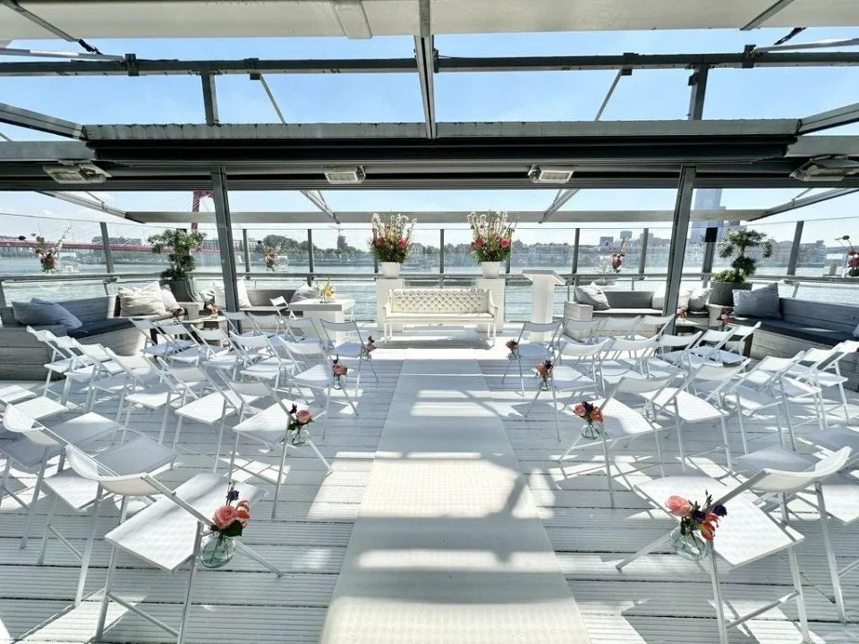 Eau Lounge — photo 2