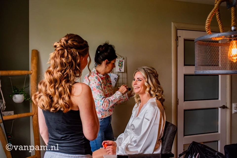 Stephanie Albrecht Make-up & Hair — photo 3