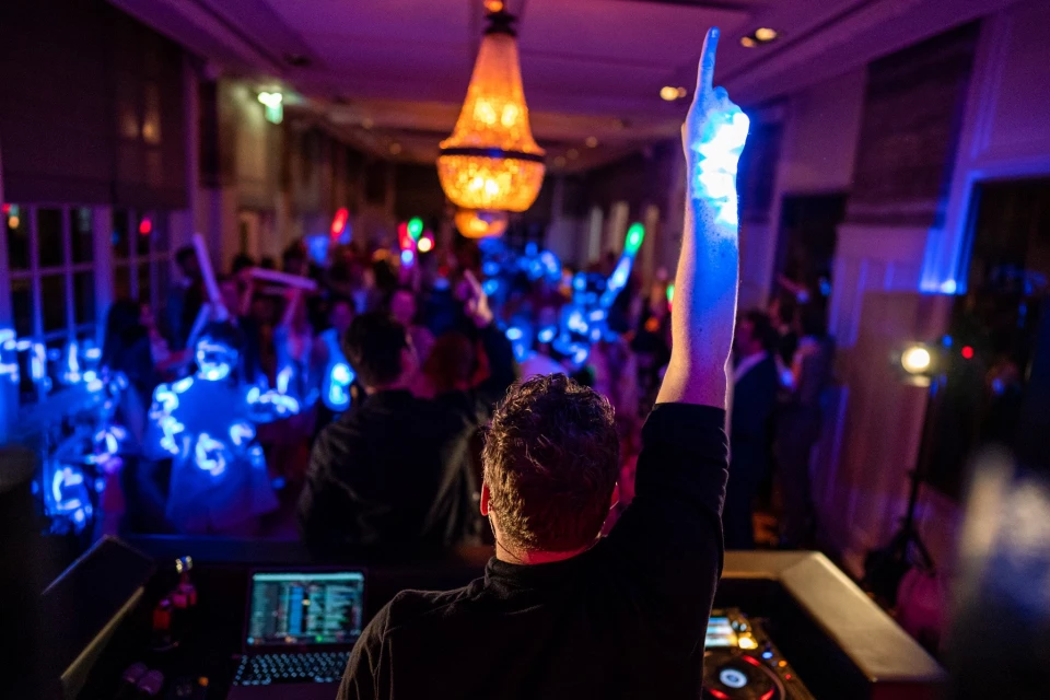 Rene van de Veerdonk Wedding & Event DJ — photo 5
