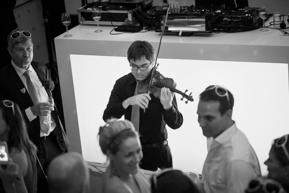 Ian de Jong, violist — photo 2