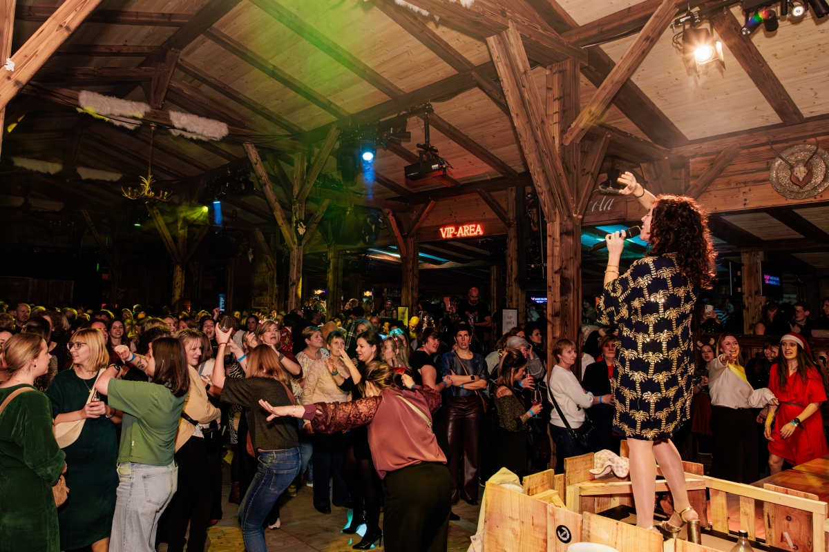 Partycoverband The BumbleBeez — photo 4