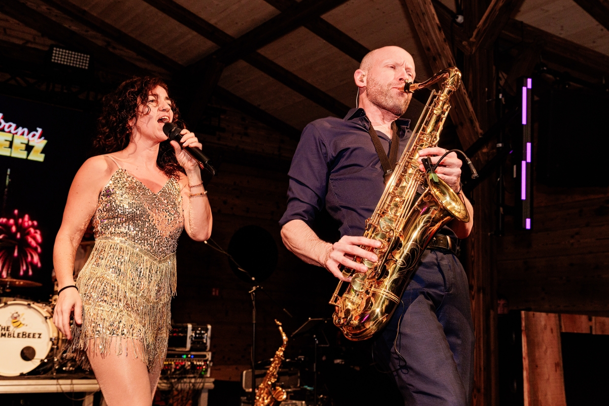 Partycoverband The BumbleBeez — photo 5