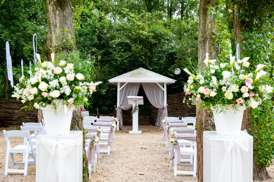 Look of Love Bridal Boutique — photo 5