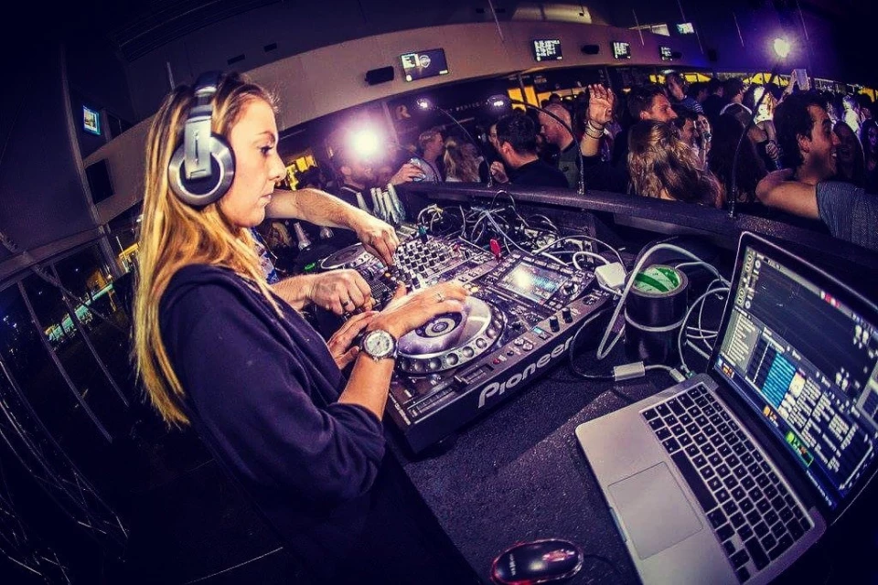 Last Minute DJ Boeken — photo 4