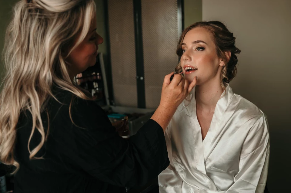 Sk Haar and Make-up — photo 2