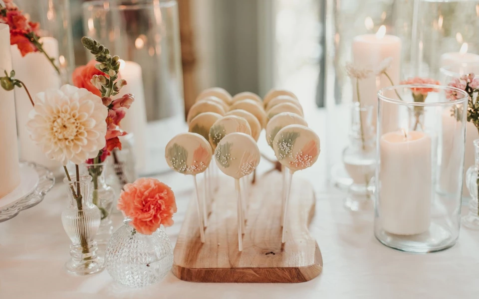 Crown Cakes — photo 4