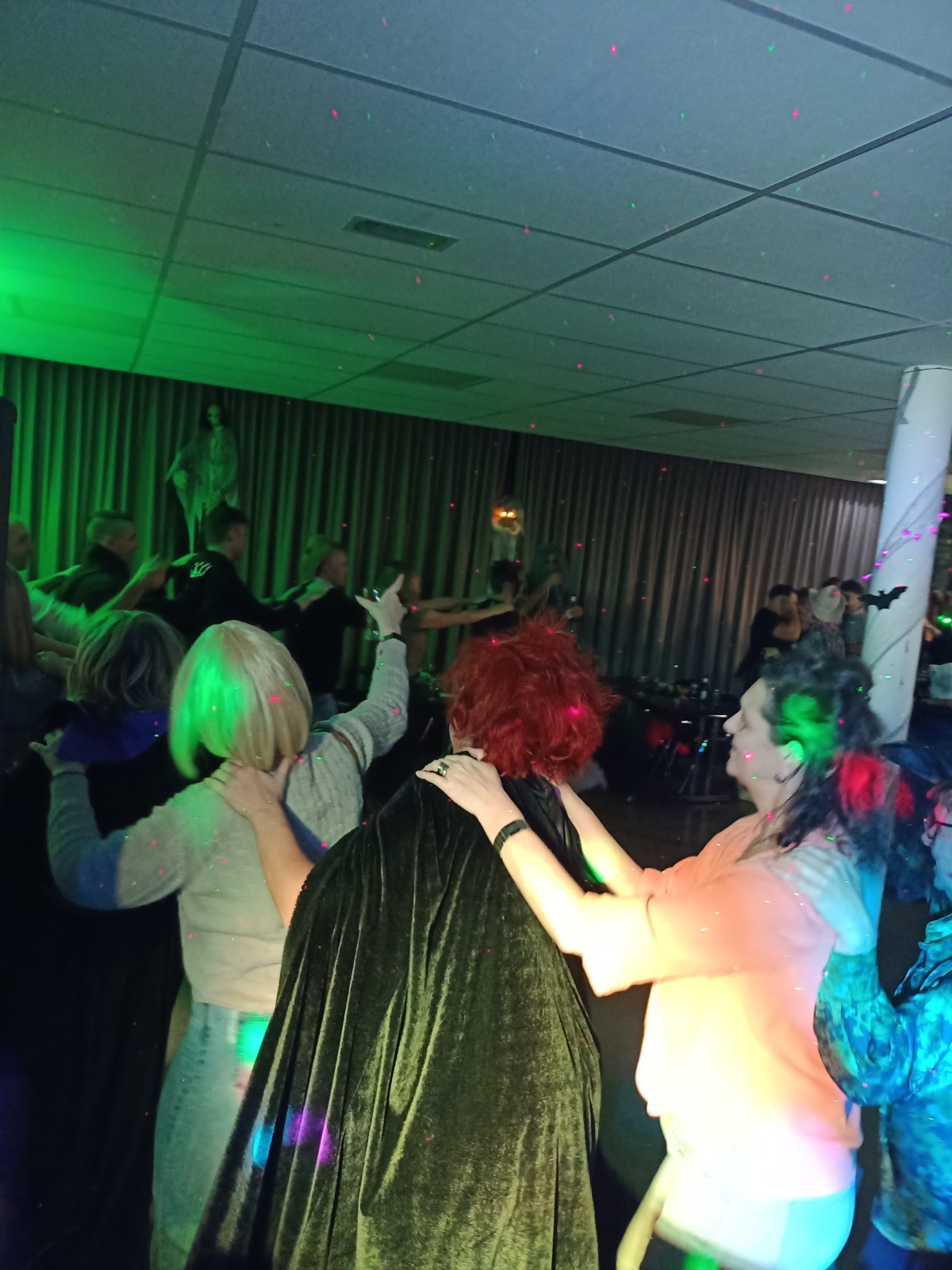 Party up! - DJ — photo 4