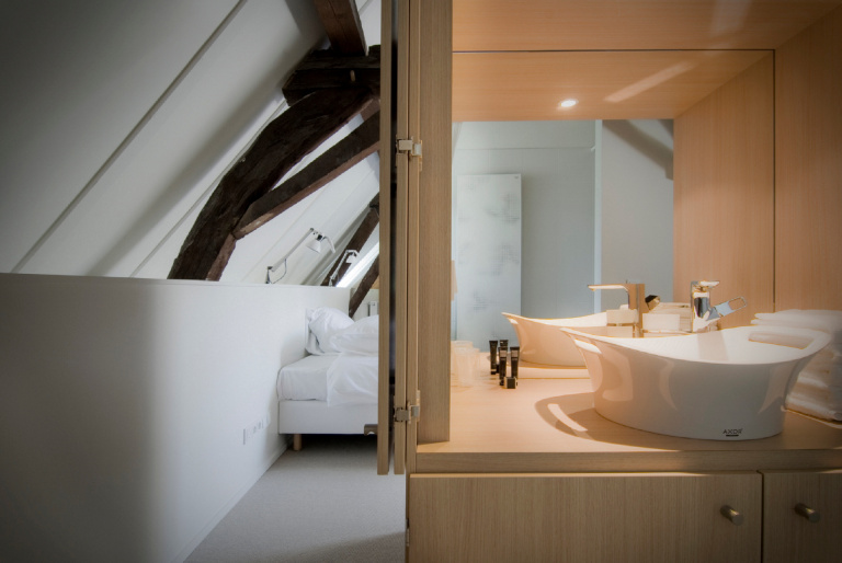 Teaching hotel — photo 2