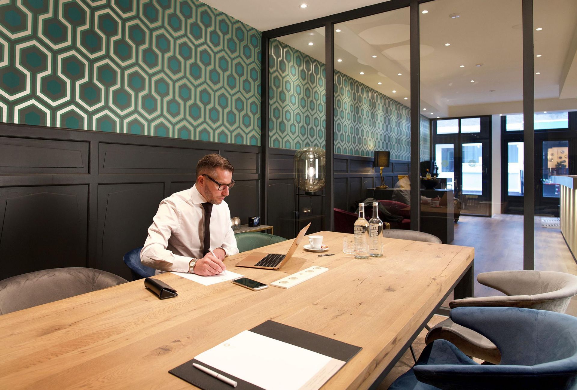 Haarlem Hotelsuites Hotel — photo 2