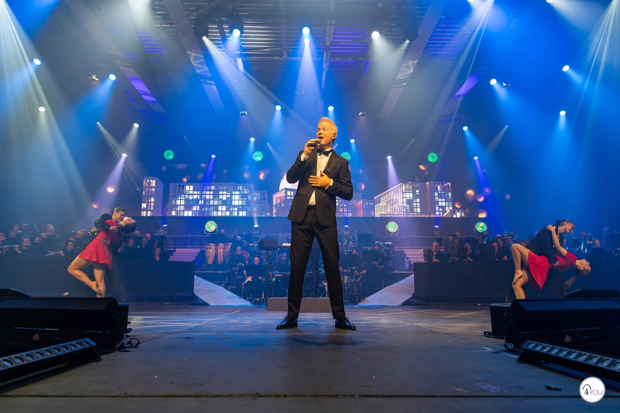 The Suited Singer — photo 2