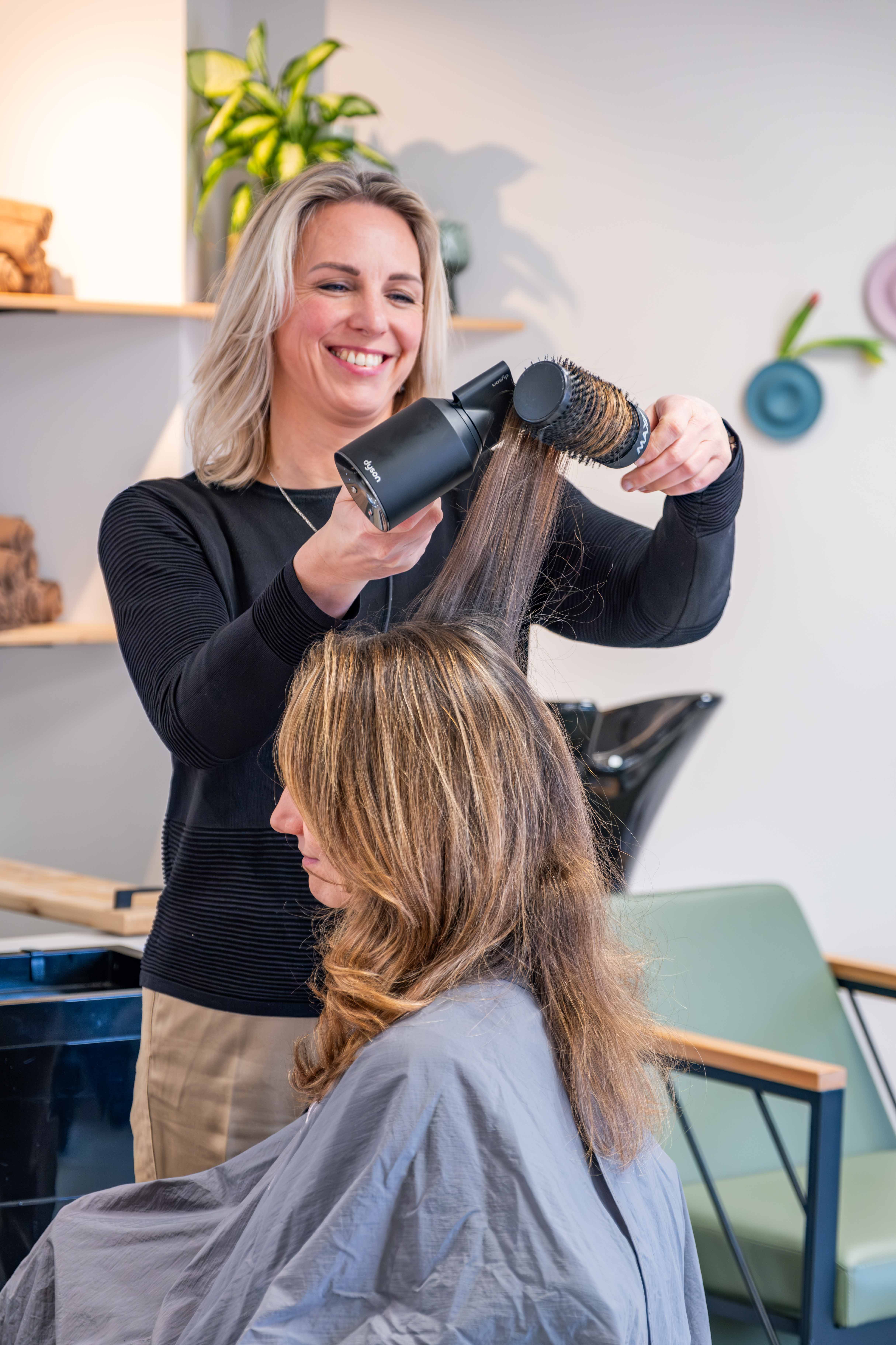Tonny Elbers hair & make-up — photo 2