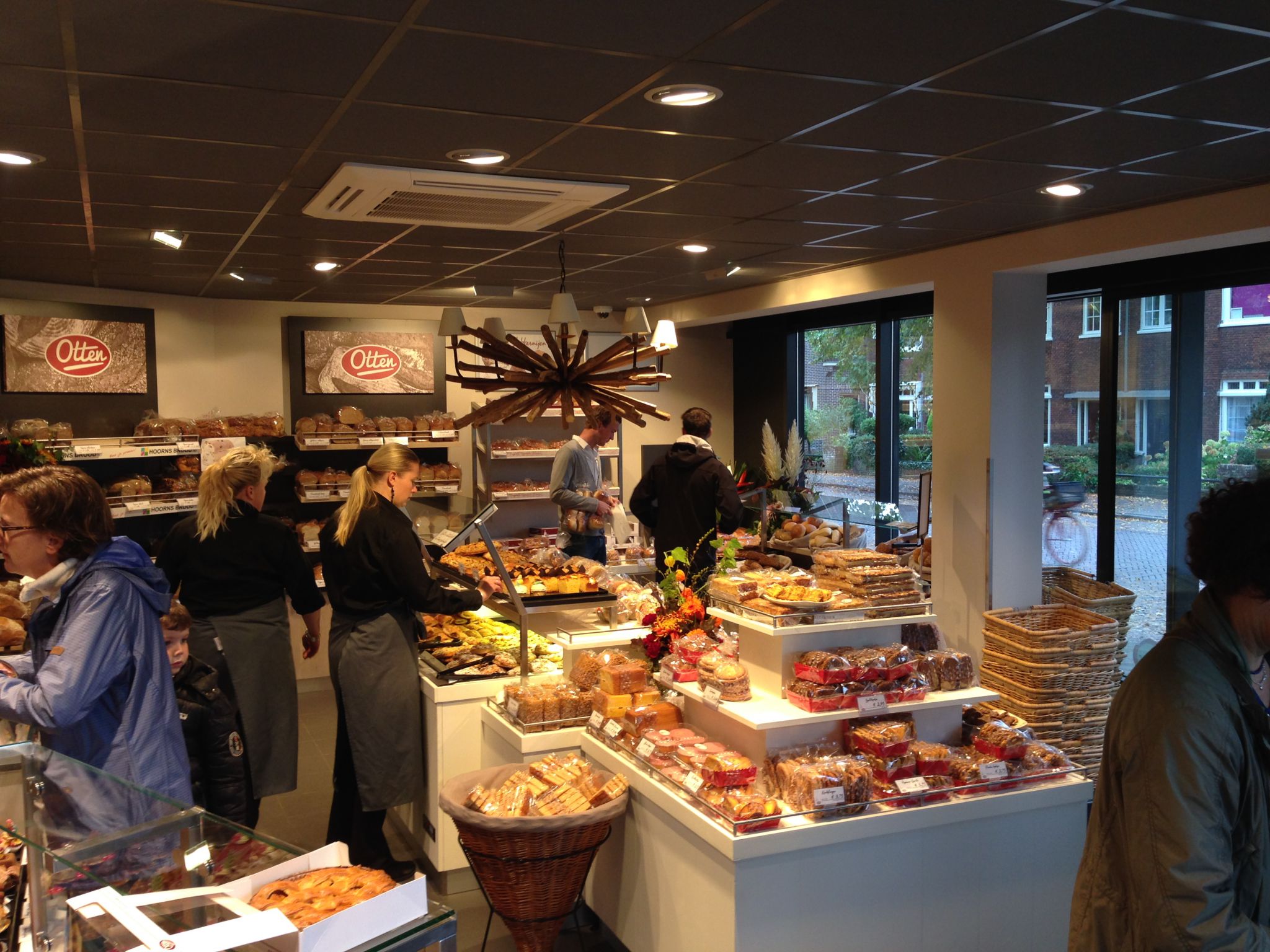 Brood- en Banketbakkerij Otten — photo 3