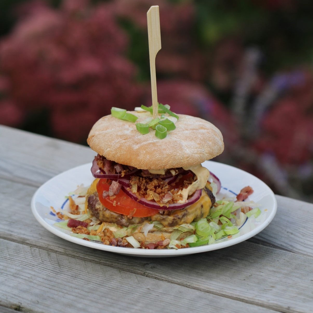 Saki's Bites 'n Burgers