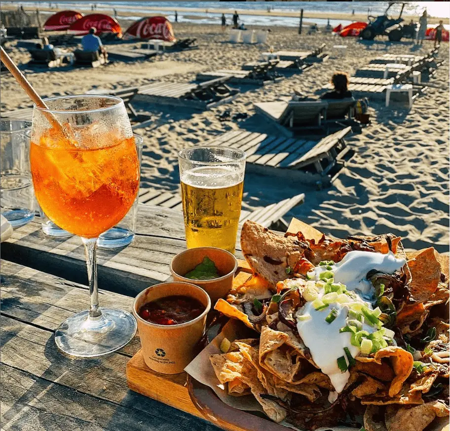 Mango's Beach Bar — photo 3