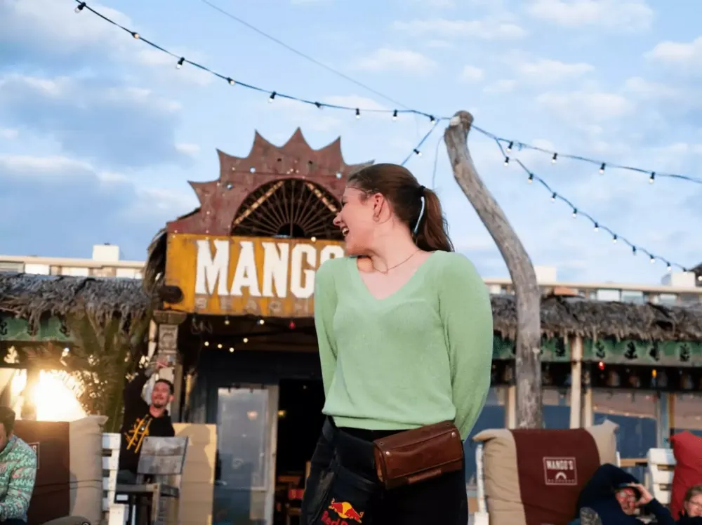 Mango's Beach Bar — photo 4
