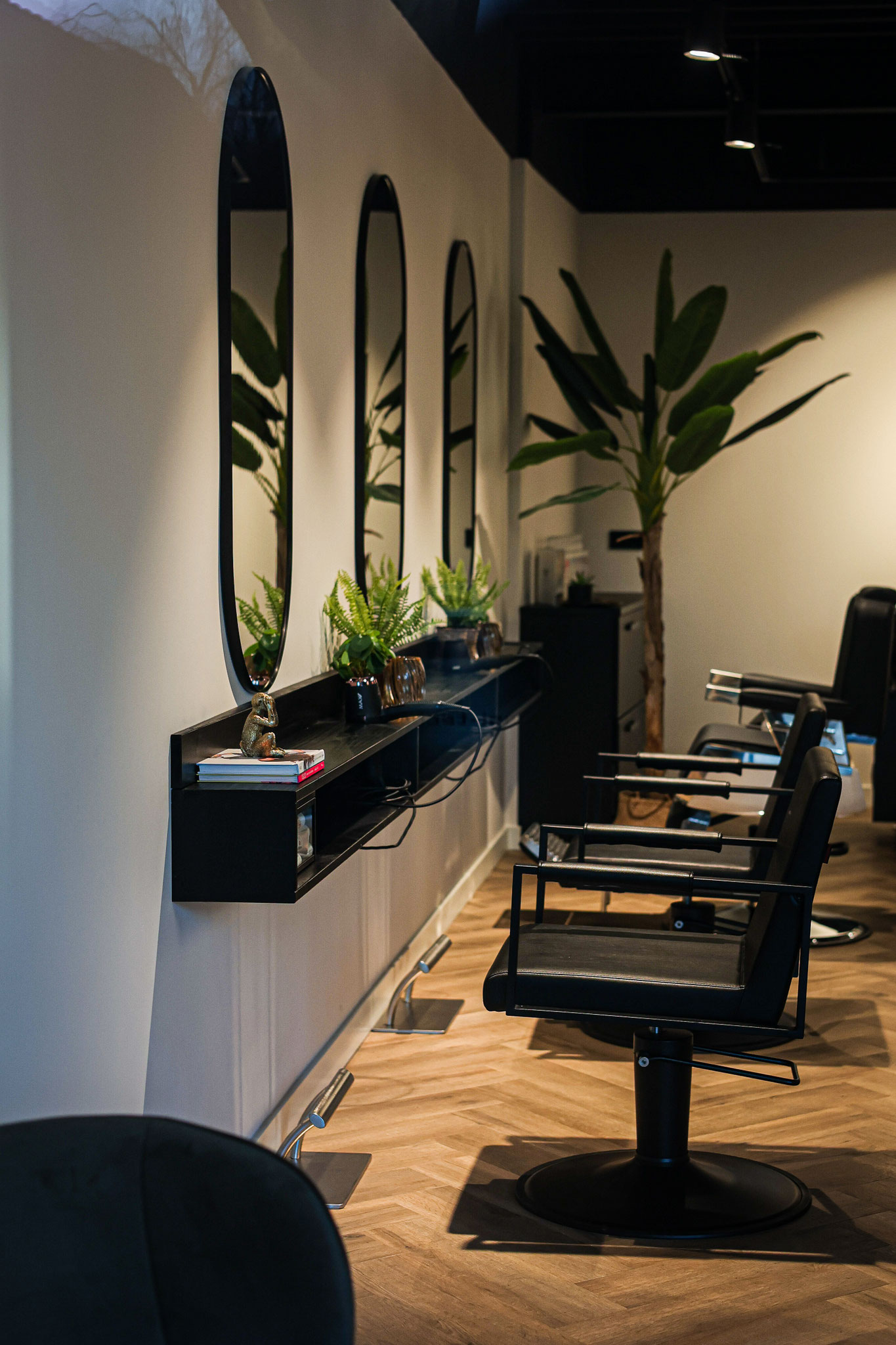 By M Beautybar — photo 2