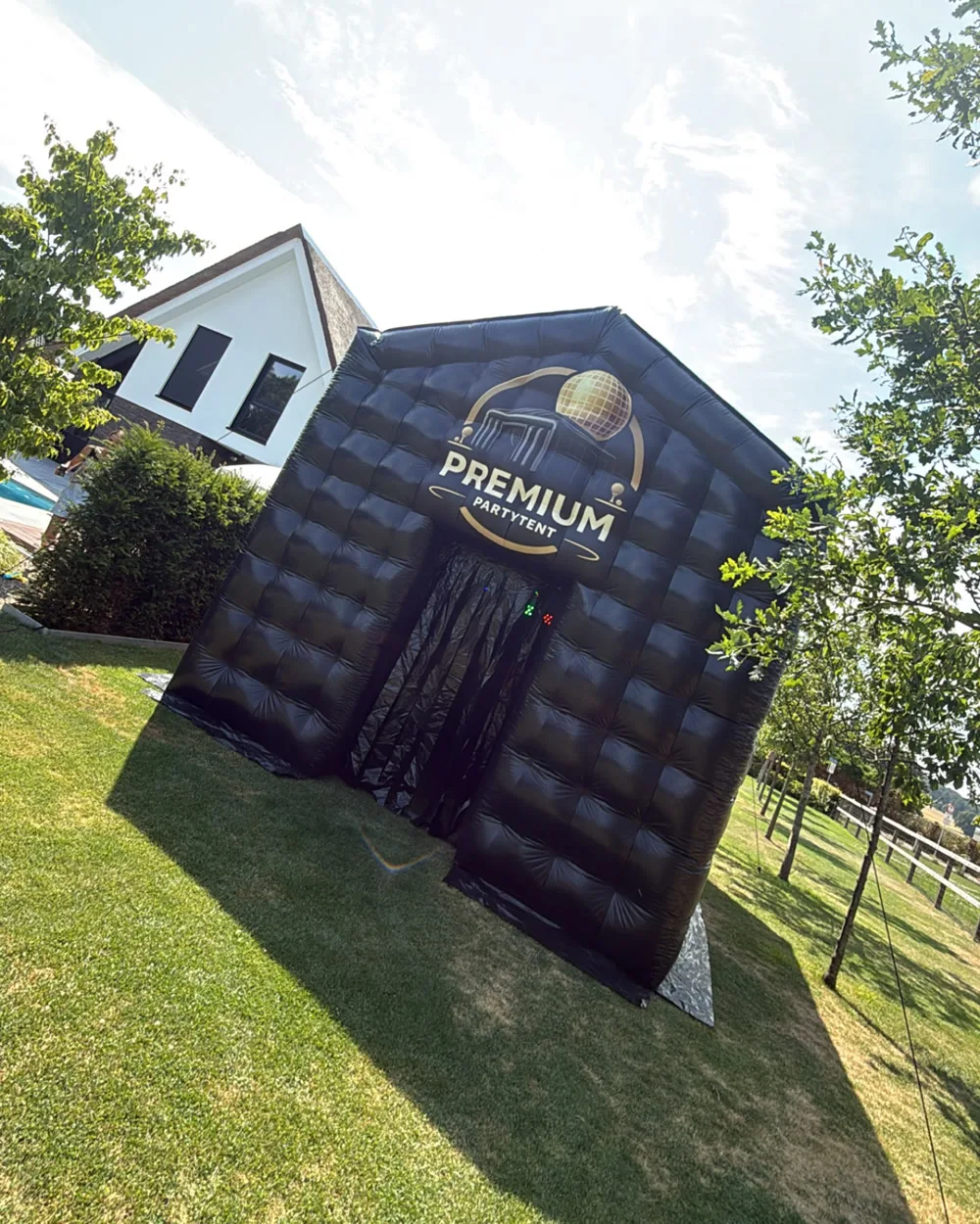 Premium Partytent - Opblaasbare partytent verhuur — photo 2