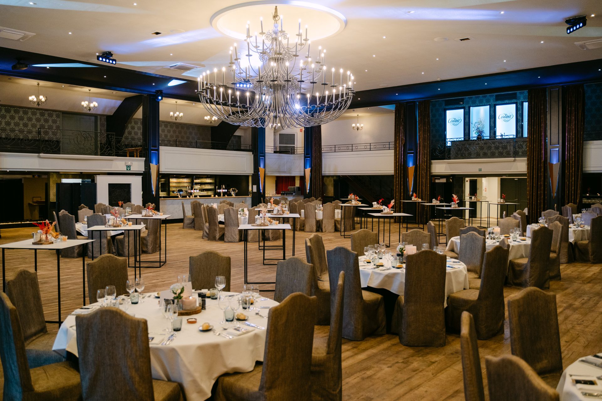 Salons Cortina